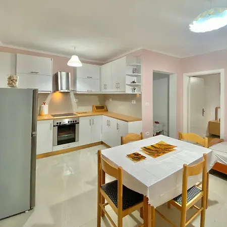 Sunshine Apartment Sarande